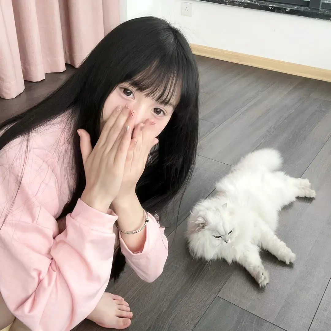 穿着旗袍的女孩